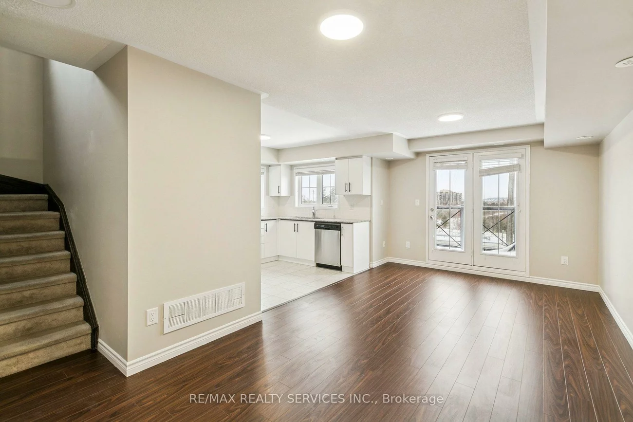 2504, Post, 1015 - RO River Oaks, Oakville