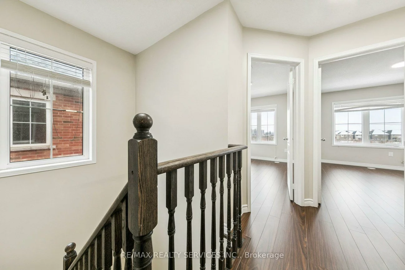 2504, Post, 1015 - RO River Oaks, Oakville