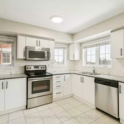 2504, Post, 1015 - RO River Oaks, Oakville