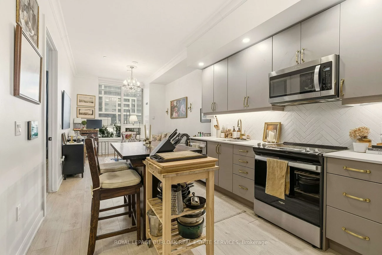 3200, William Coltson, 1010 - JM Joshua Meadows, Oakville