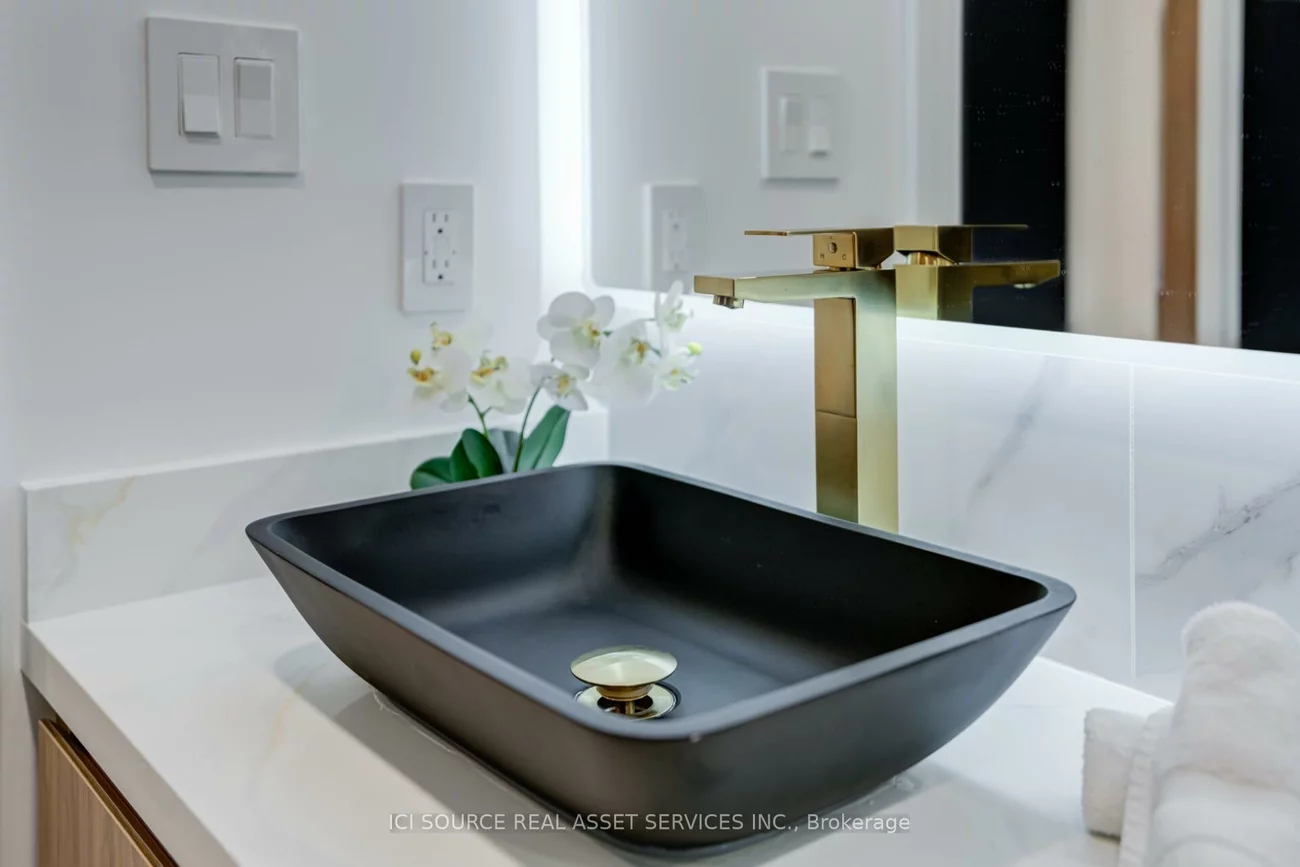 2175, Marine, 1001 - BR Bronte, Oakville