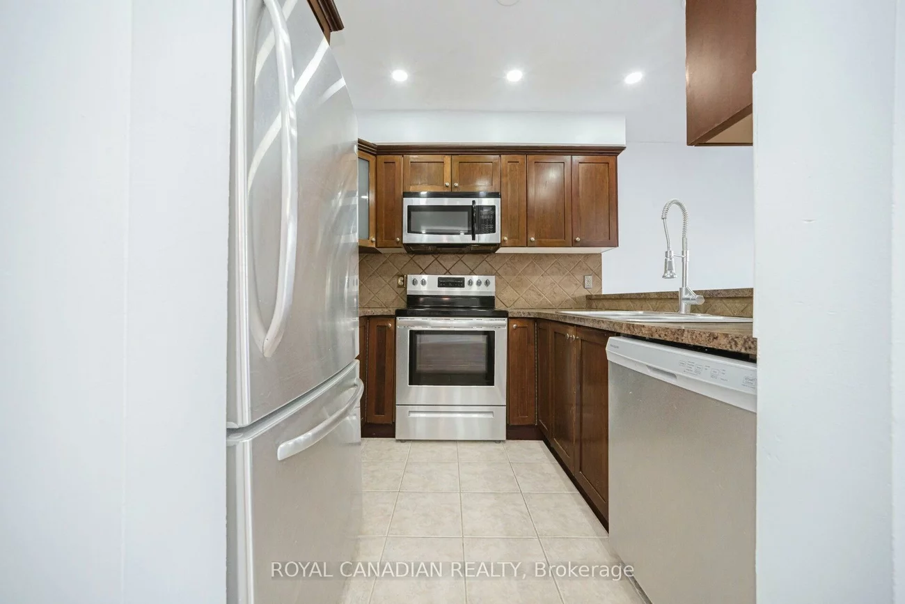 1538, Lancaster, 1005 - FA Falgarwood, Oakville