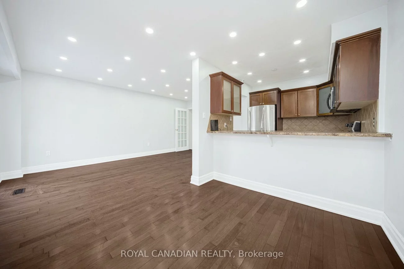 1538, Lancaster, 1005 - FA Falgarwood, Oakville