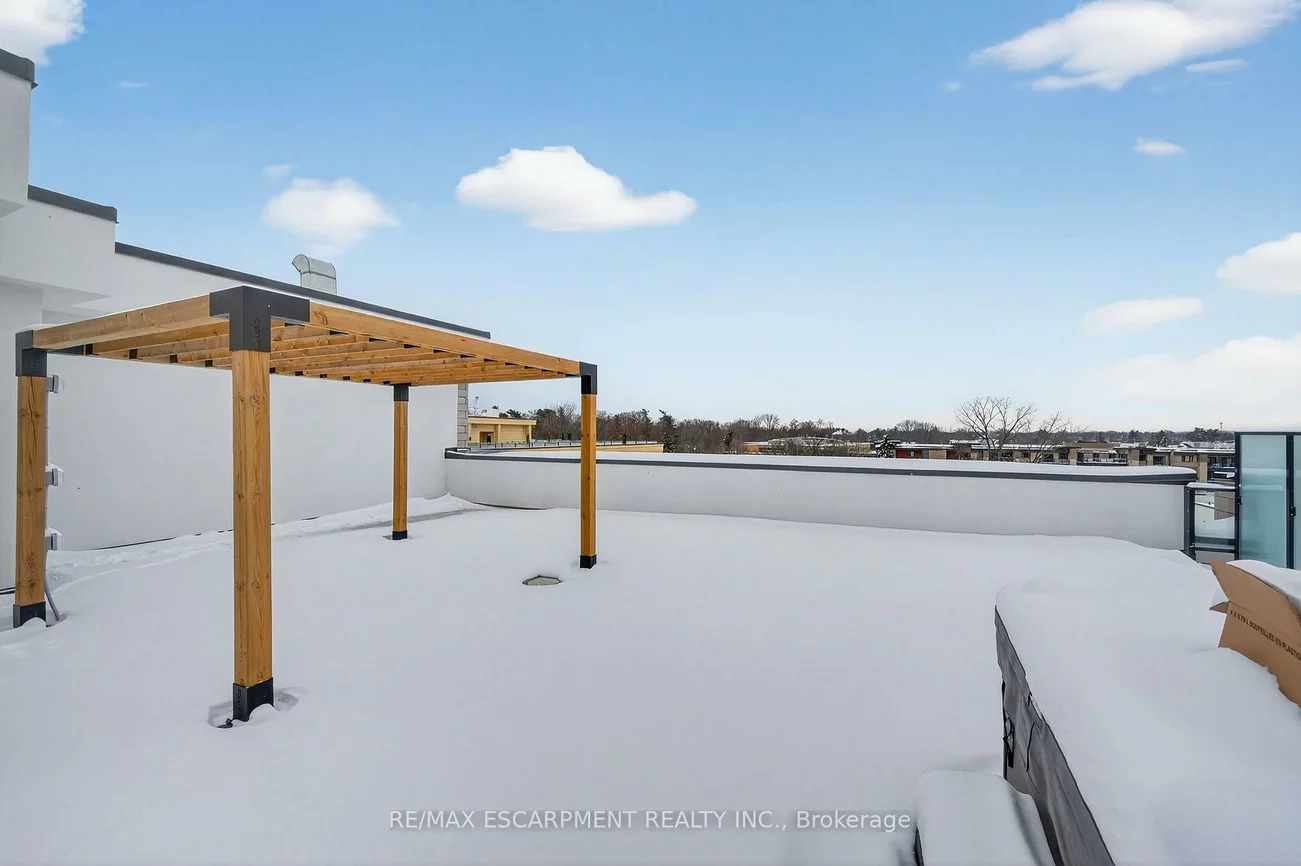 123, Maurice, 1002 - CO Central, Oakville