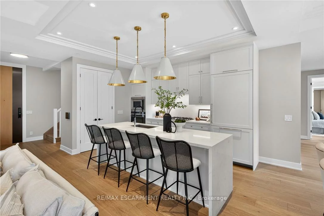 123, Maurice, 1002 - CO Central, Oakville