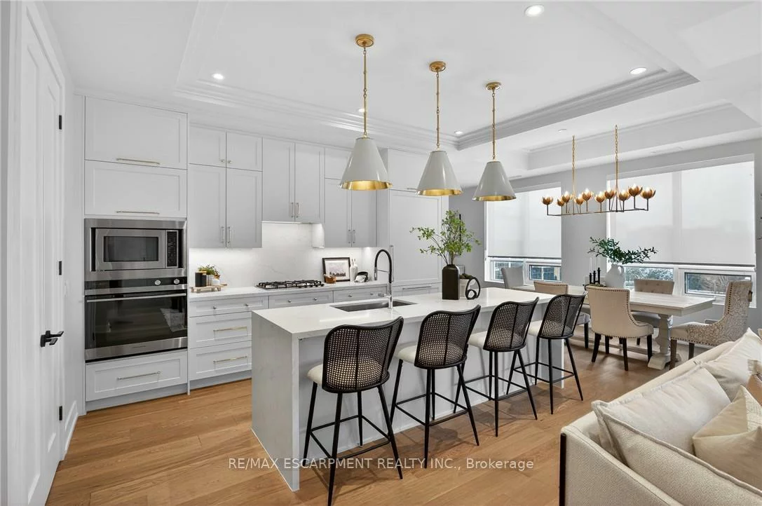 123, Maurice, 1002 - CO Central, Oakville