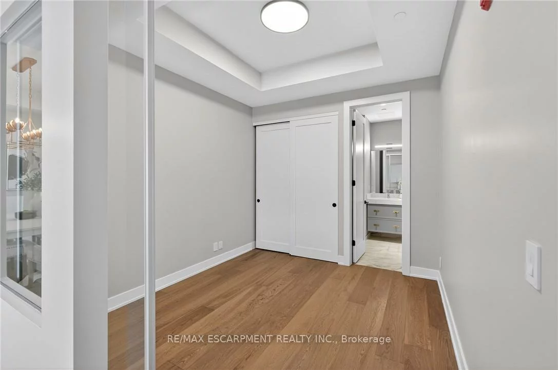 123, Maurice, 1002 - CO Central, Oakville