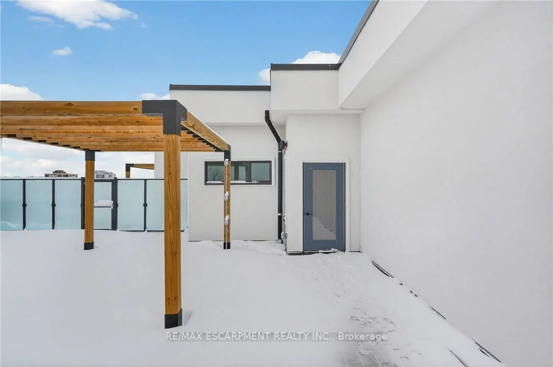 123, Maurice, 1002 - CO Central, Oakville