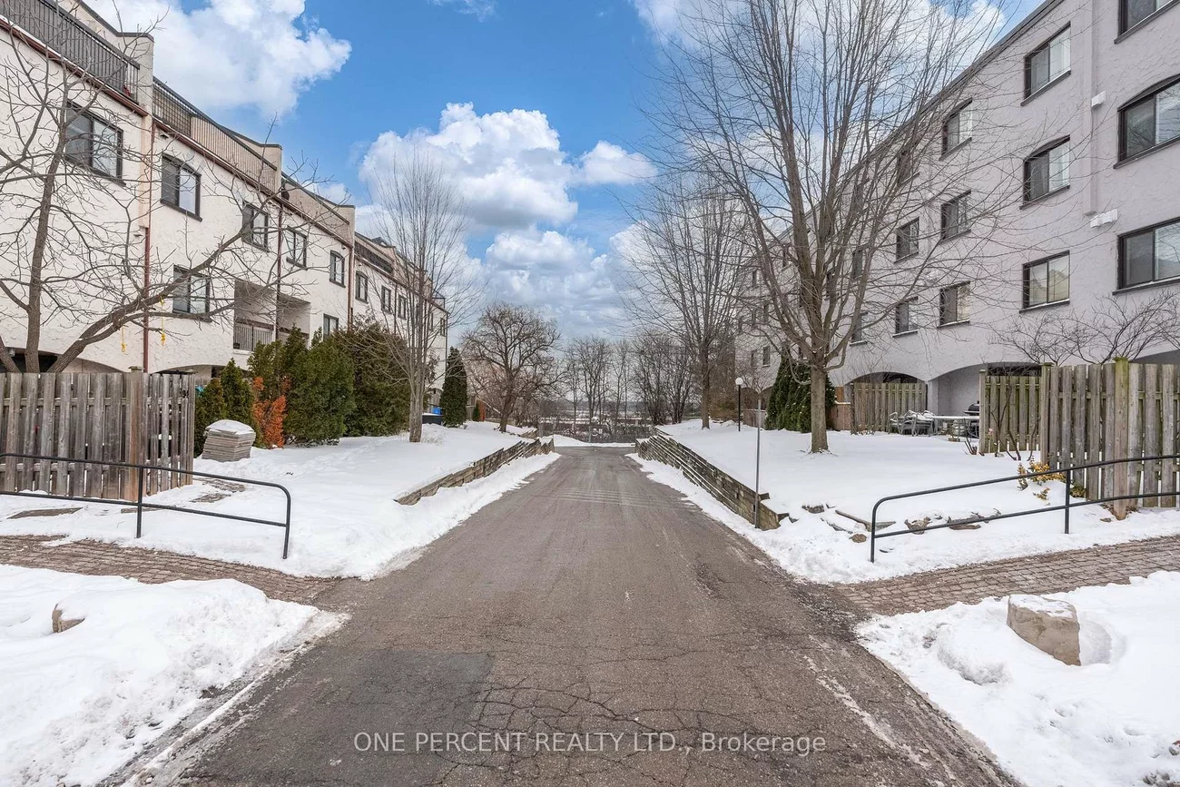 1036, Falgarwood, 1005 - FA Falgarwood, Oakville