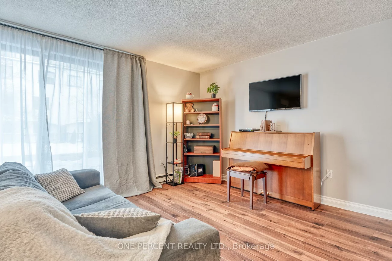 1036, Falgarwood, 1005 - FA Falgarwood, Oakville