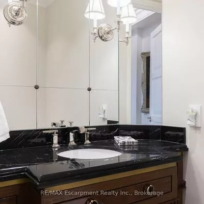 300, Randall, 1013 - OO Old Oakville, Oakville