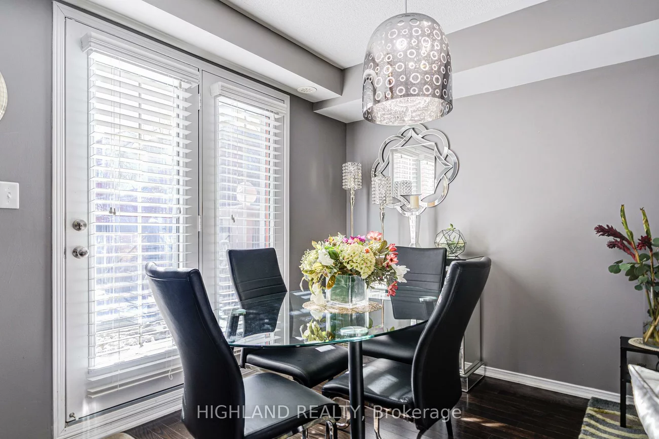 2460, Post, 1015 - RO River Oaks, Oakville