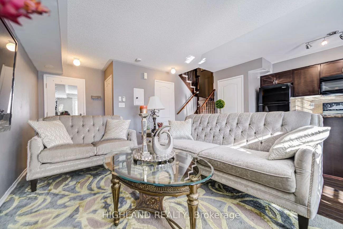 2460, Post, 1015 - RO River Oaks, Oakville