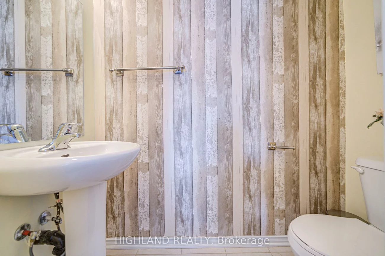 2460, Post, 1015 - RO River Oaks, Oakville