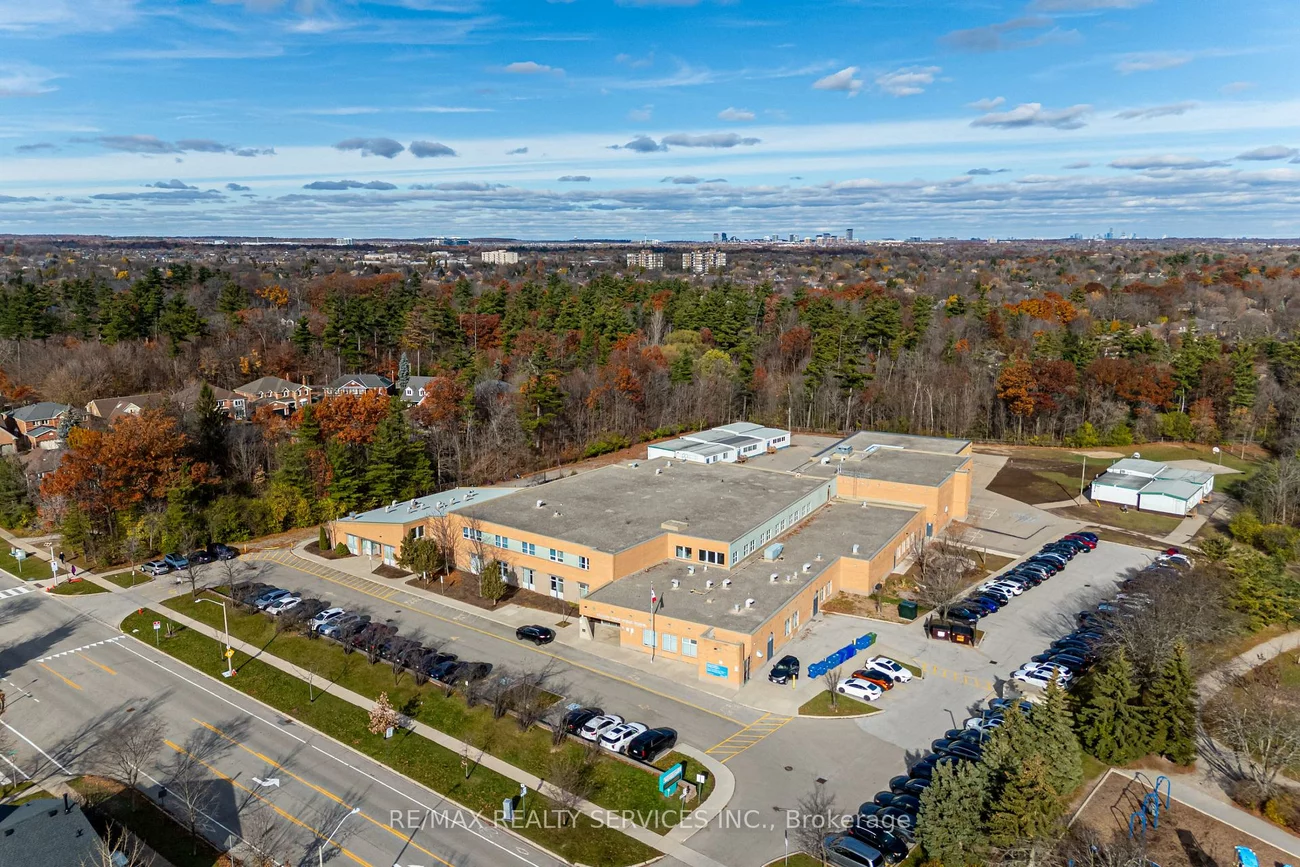 1478, Pilgrims, 1007 - GA Glen Abbey, Oakville