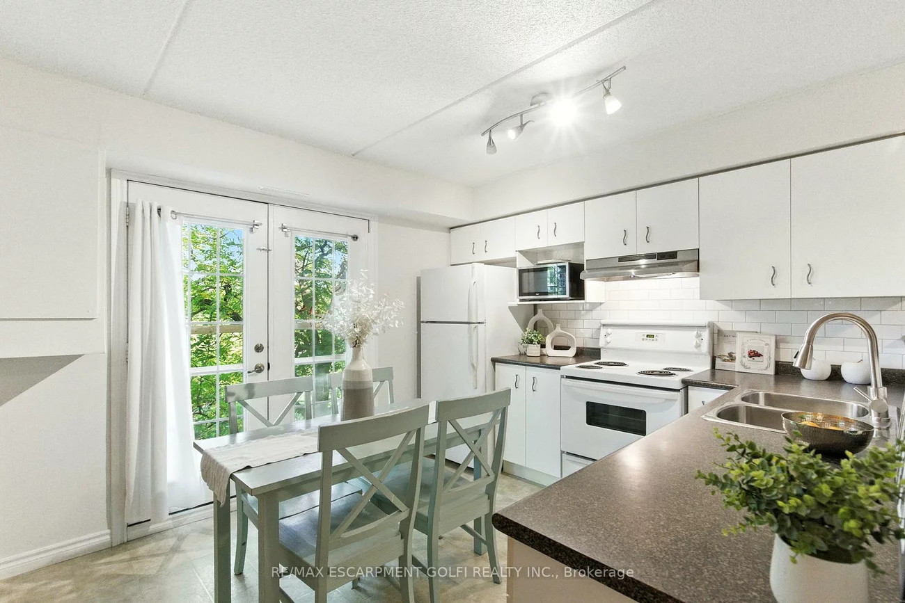 1490, Bishops, 1007 - GA Glen Abbey, Oakville