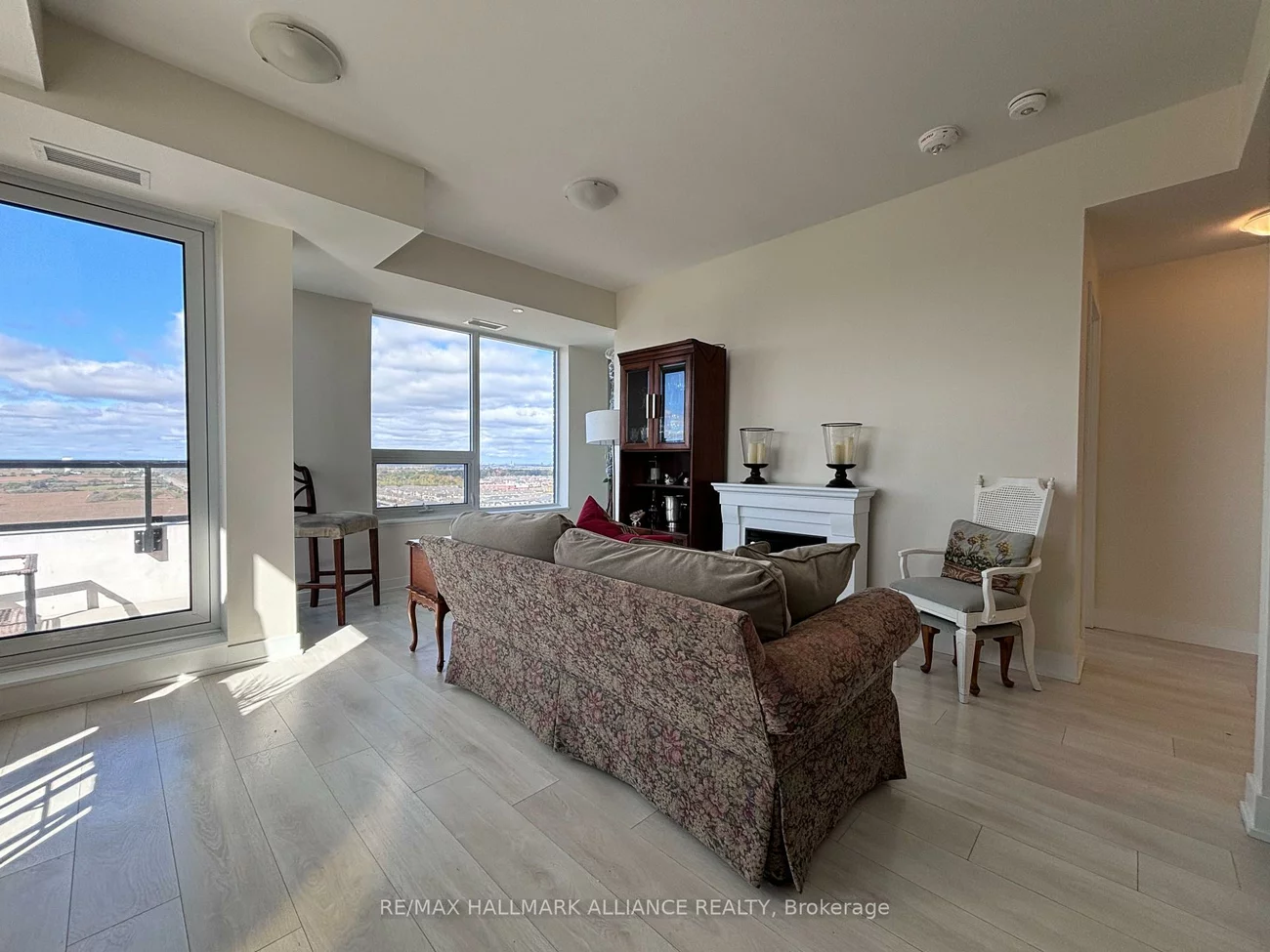 297, Oak Walk, 1015 - RO River Oaks, Oakville