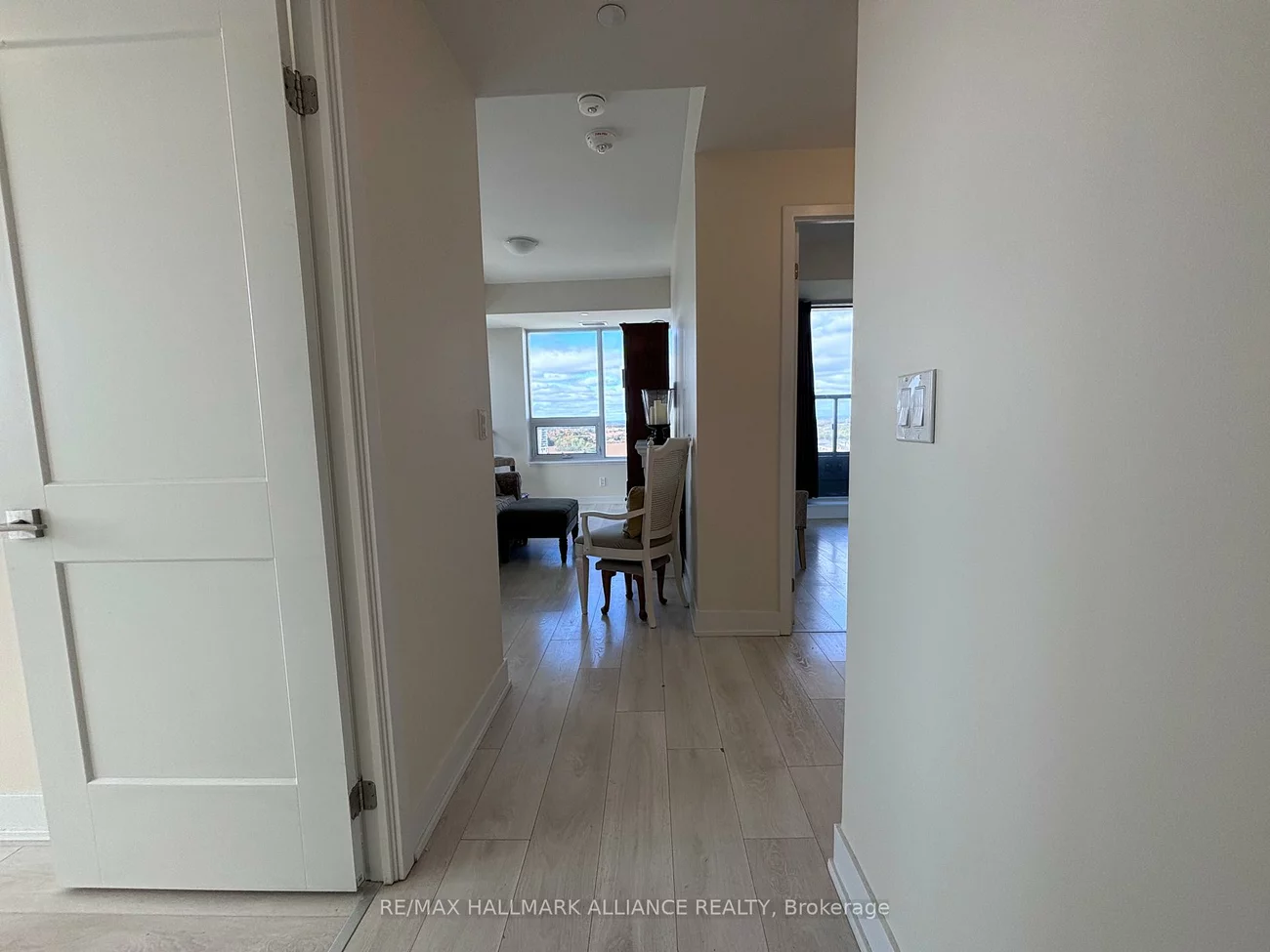 297, Oak Walk, 1015 - RO River Oaks, Oakville