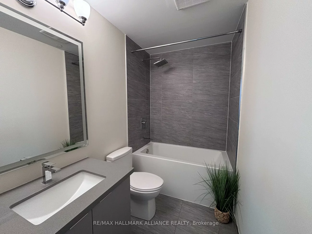 297, Oak Walk, 1015 - RO River Oaks, Oakville