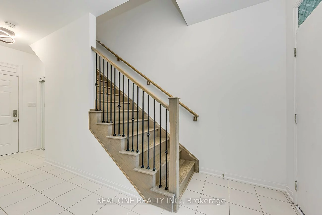 99, Grovewood, 1008 - GO Glenorchy, Oakville