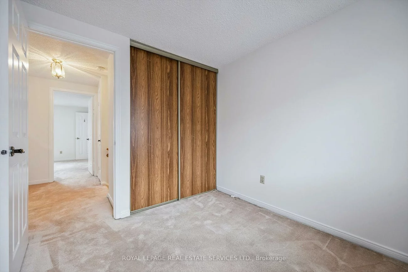 1241, McCraney, 1003 - CP College Park, Oakville