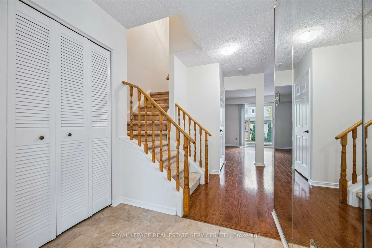 1241, McCraney, 1003 - CP College Park, Oakville