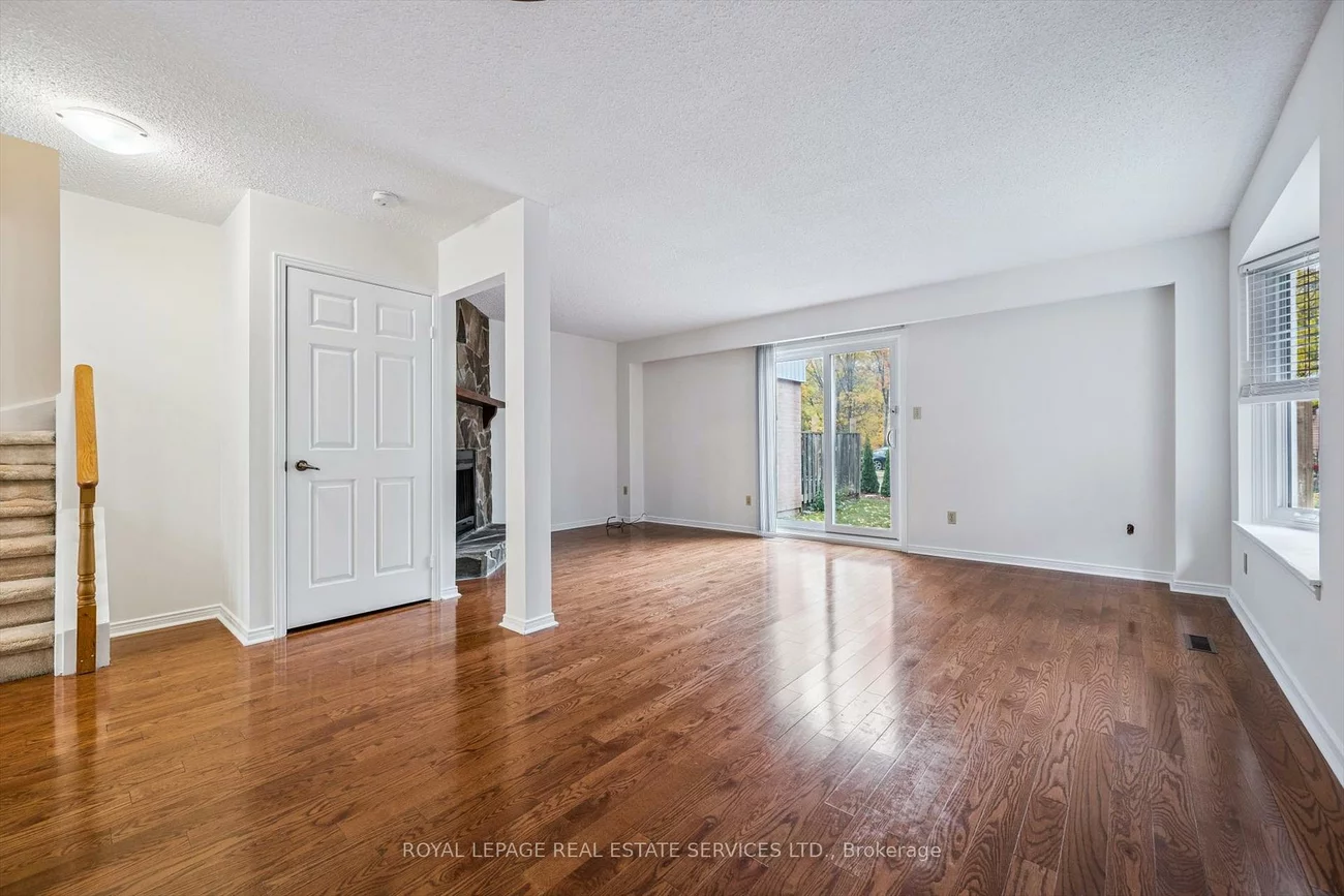 1241, McCraney, 1003 - CP College Park, Oakville