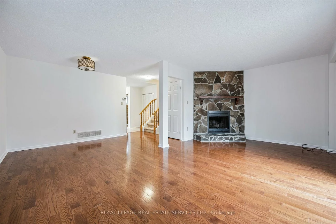 1241, McCraney, 1003 - CP College Park, Oakville