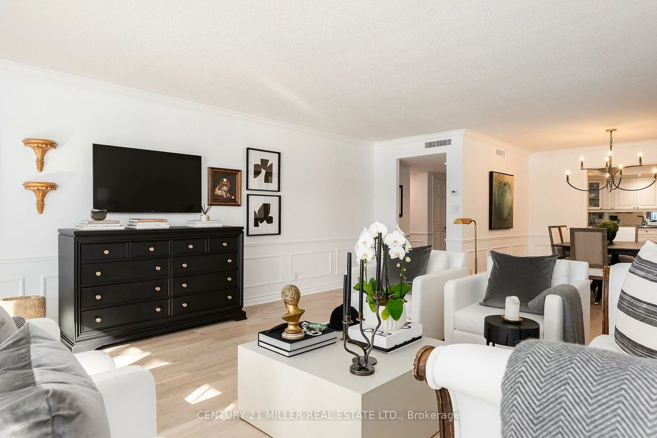 100, Lakeshore, 1013 - OO Old Oakville, Oakville