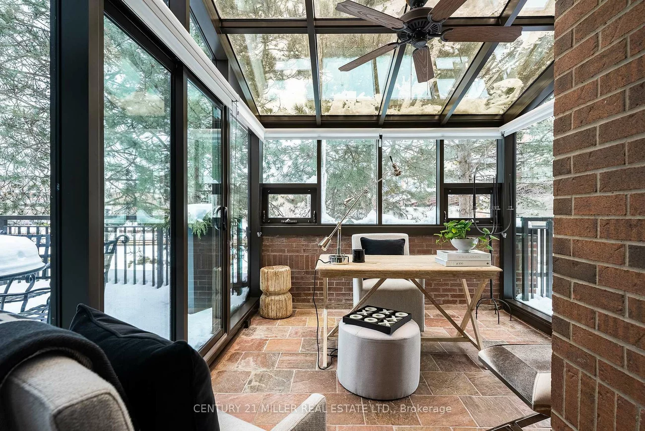 100, Lakeshore, 1013 - OO Old Oakville, Oakville