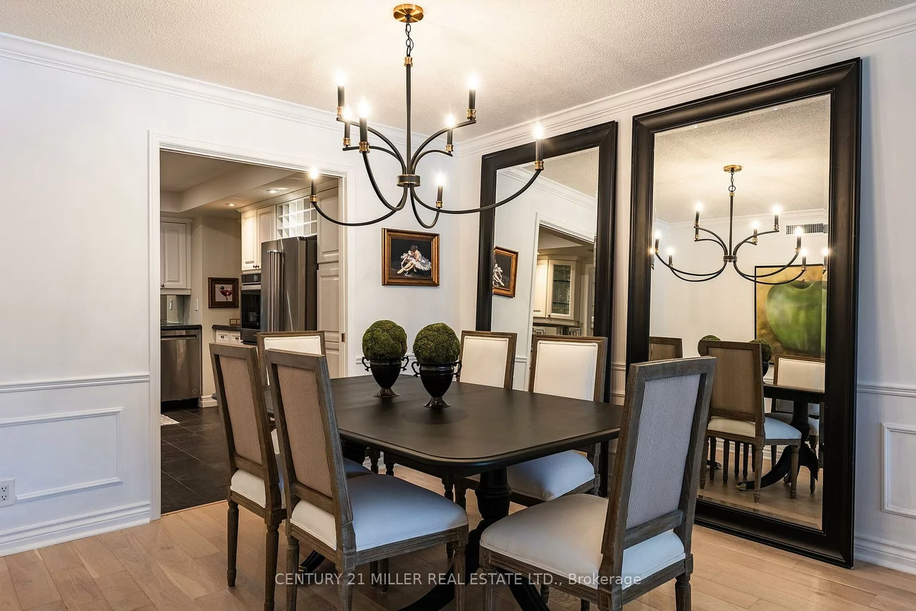 100, Lakeshore, 1013 - OO Old Oakville, Oakville