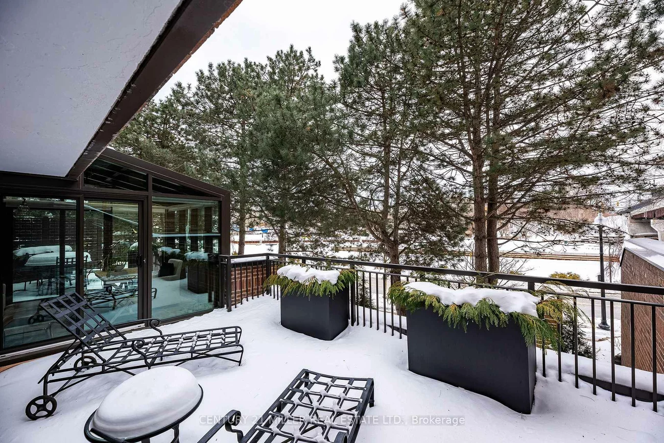 100, Lakeshore, 1013 - OO Old Oakville, Oakville