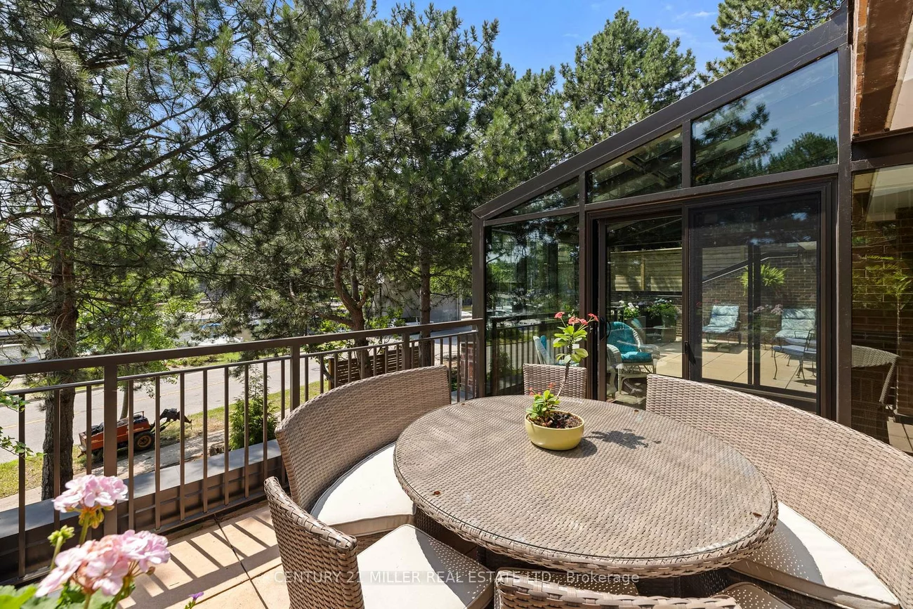 100, Lakeshore, 1013 - OO Old Oakville, Oakville