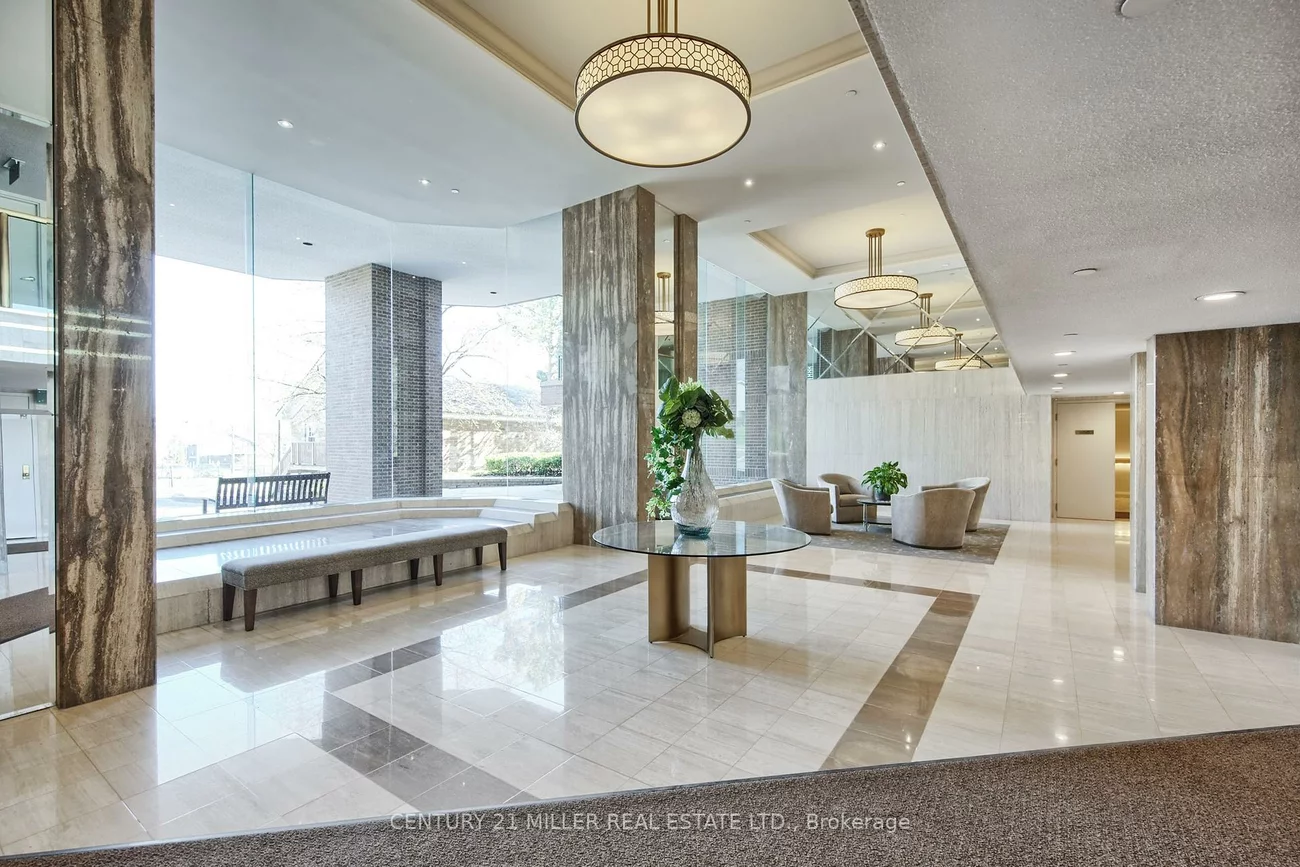 100, Lakeshore, 1013 - OO Old Oakville, Oakville