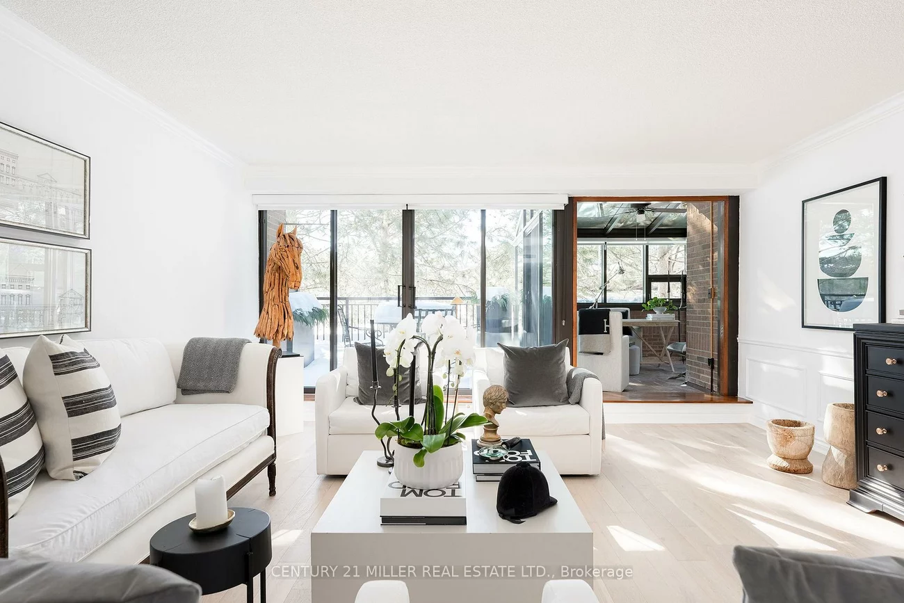 100, Lakeshore, 1013 - OO Old Oakville, Oakville