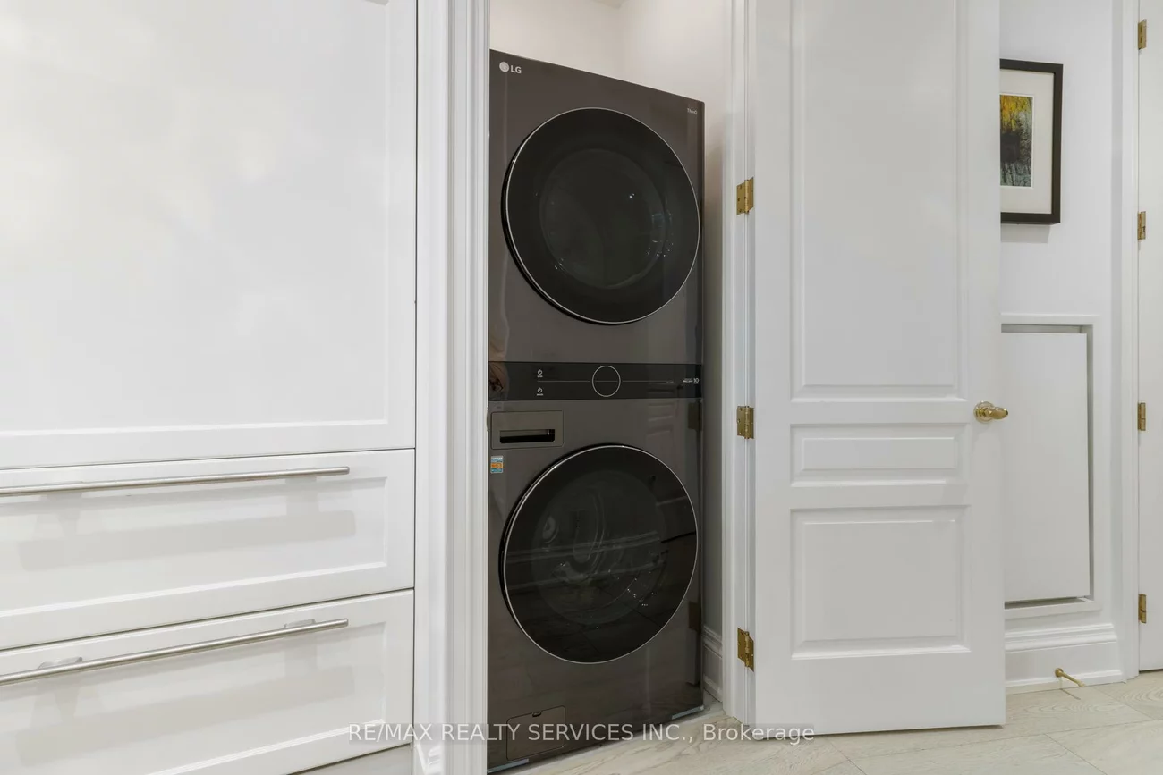 111, Forsythe, 1002 - CO Central, Oakville