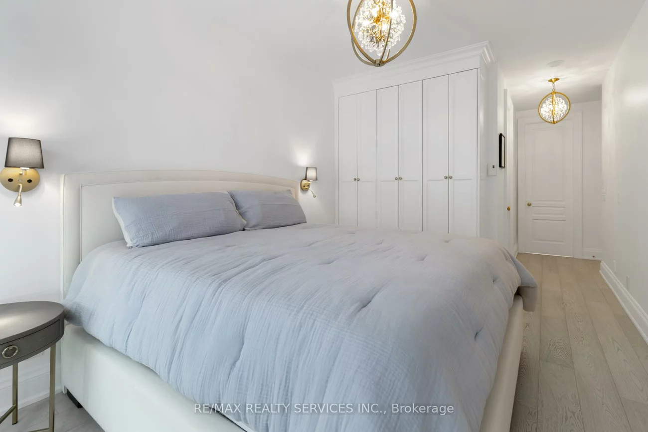 111, Forsythe, 1002 - CO Central, Oakville