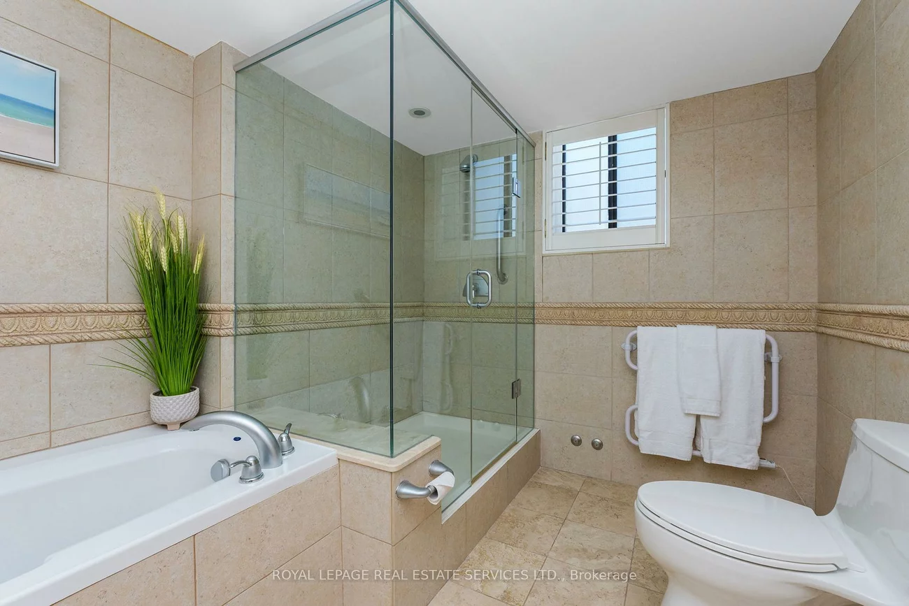 1240, Marlborough, 1003 - CP College Park, Oakville