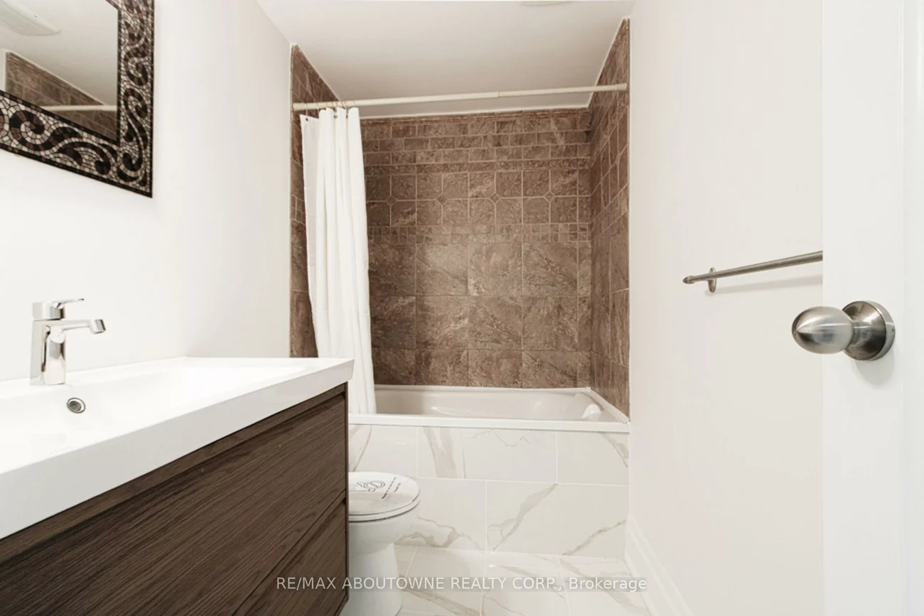 1532, Lancaster, 1005 - FA Falgarwood, Oakville