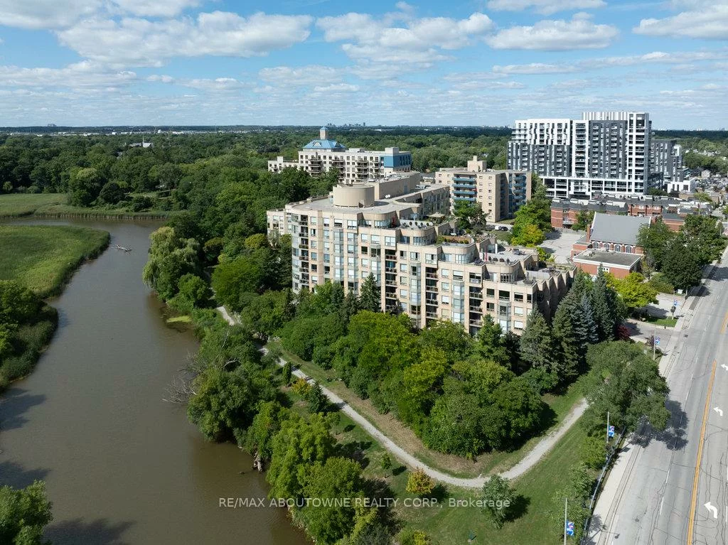 2511, Lakeshore, 1001 - BR Bronte, Oakville