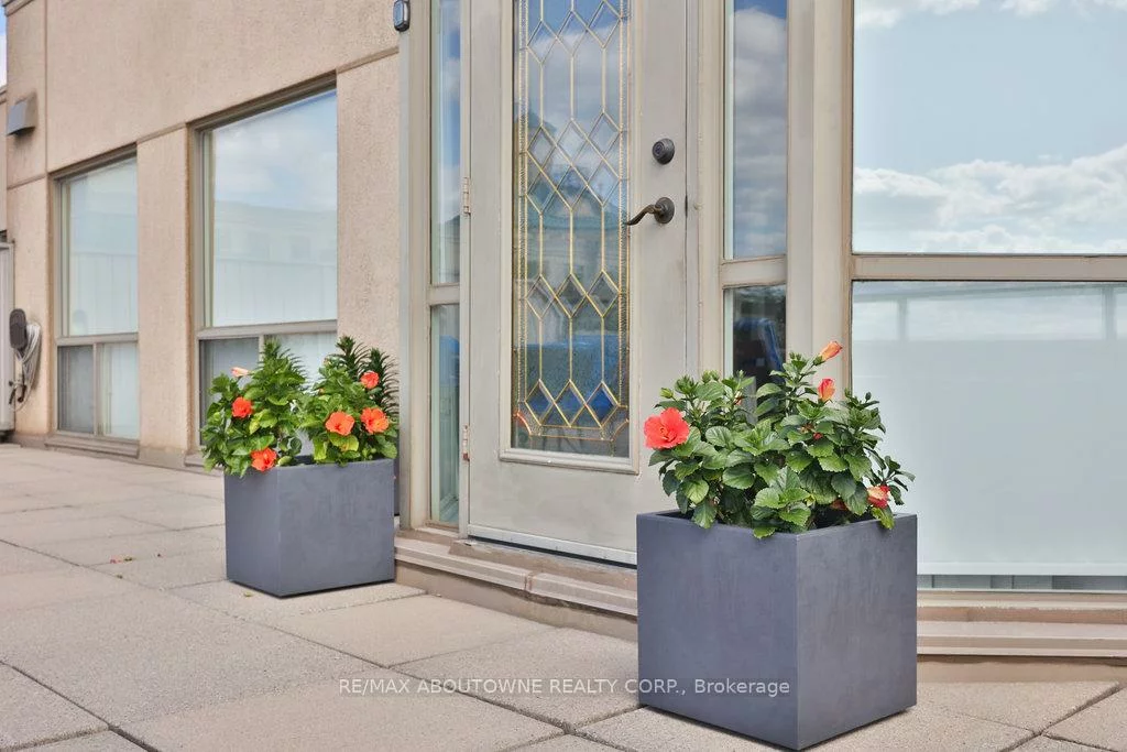 2511, Lakeshore, 1001 - BR Bronte, Oakville