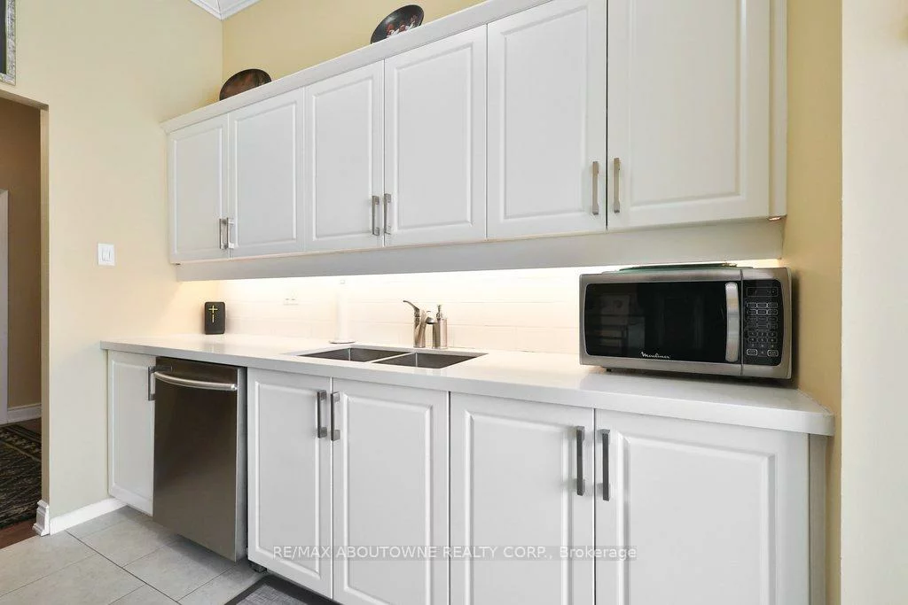 2511, Lakeshore, 1001 - BR Bronte, Oakville