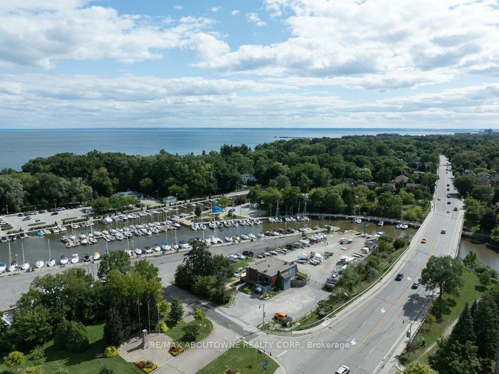2511, Lakeshore, 1001 - BR Bronte, Oakville