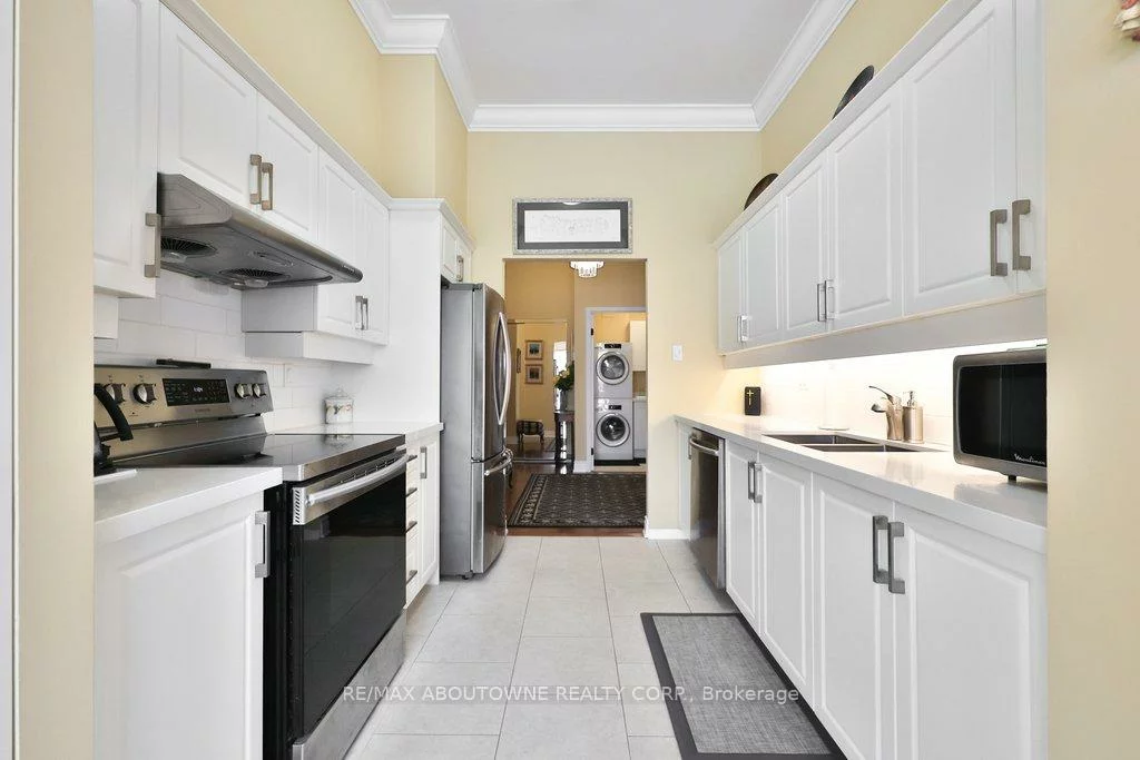 2511, Lakeshore, 1001 - BR Bronte, Oakville