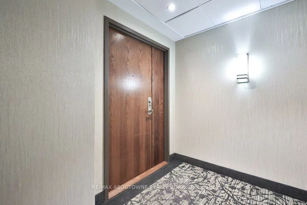 2511, Lakeshore, 1001 - BR Bronte, Oakville