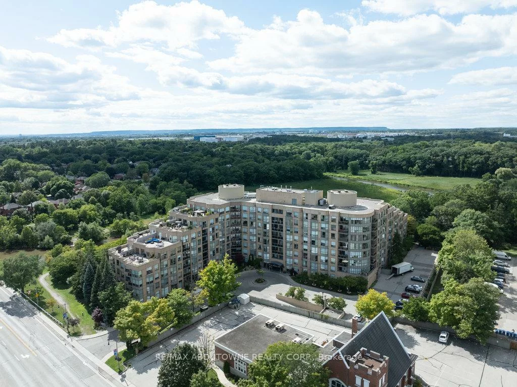 2511, Lakeshore, 1001 - BR Bronte, Oakville