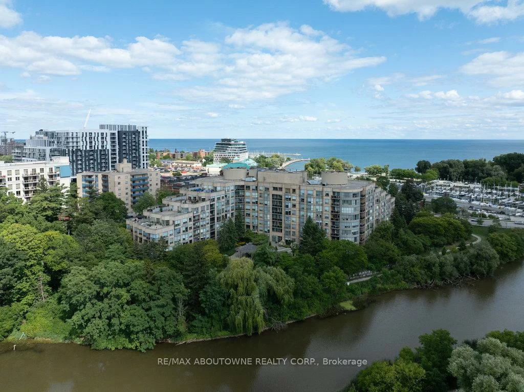 2511, Lakeshore, 1001 - BR Bronte, Oakville