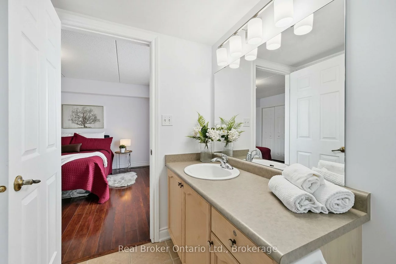 1480, Bishops, 1007 - GA Glen Abbey, Oakville