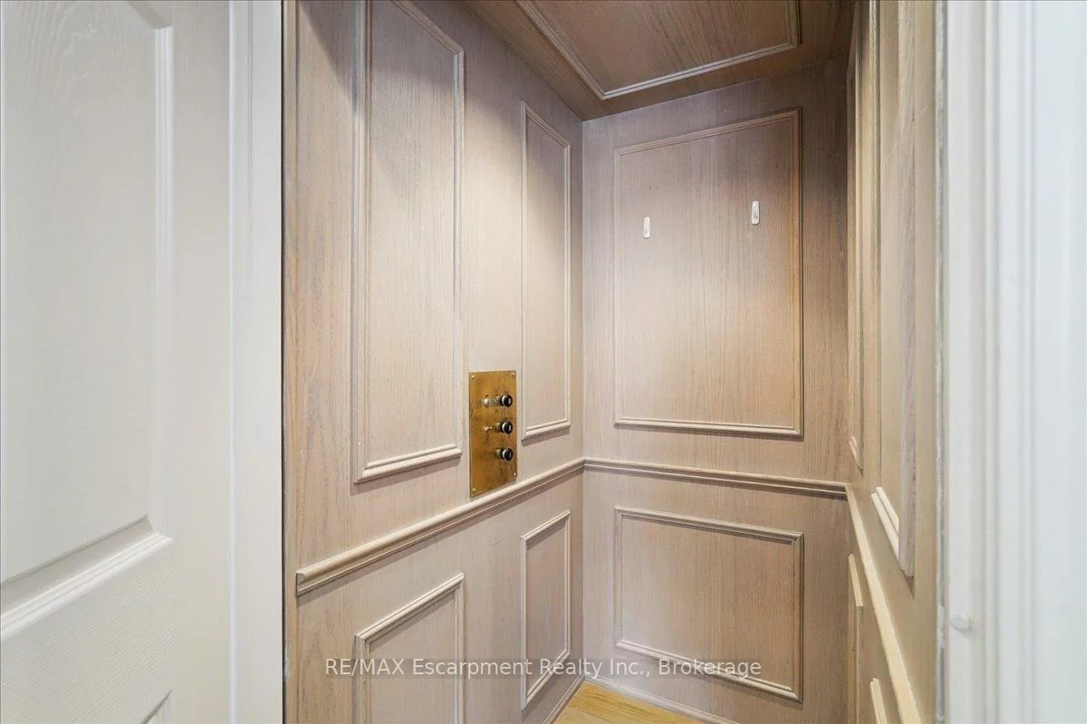 2303, Hill Ridge, 1022 - WT West Oak Trails, Oakville