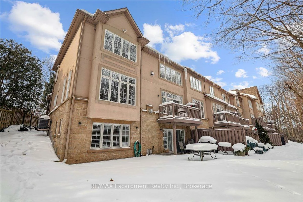 2303, Hill Ridge, 1022 - WT West Oak Trails, Oakville
